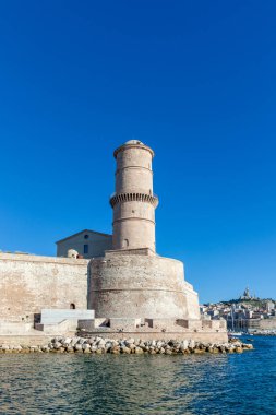 Tarihi Kale Yuvarlak Kulesi - Fransa 'nın Akdeniz liman kenti Marsilya' daki St. Jean Ortaçağ Kalesi 'nin dış görünüşü