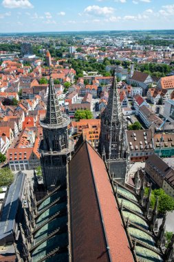 Ulm 'daki Minster' dan Ulm 'un ufuk çizgisine kadar hava görüntüsü