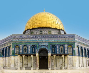 Kaya kubbe. Kudüs'te en bilinen Camii. Temple Mount, Müslüman ve Yahudi kutsal yerdir. Turistler için açık.