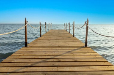 Okyanus manzaralı boş bir iniş sahnesi