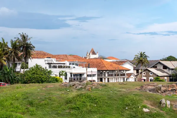 Sri Lanka 'nın Galle kentindeki eski İngiliz sömürge mimarisine bakış.