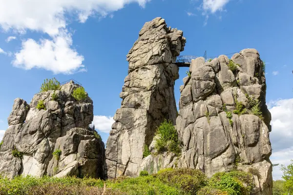 Horn-Bad Meinberg, Detmold, Almanya yakınlarındaki Teutoburg Ormanı 'nda ünlü Externsteine taşları