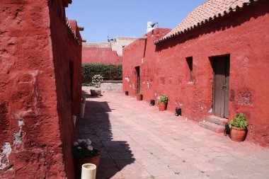 Arequipa, Peru 'daki Santa Catalina manastırının kırmızı duvarı