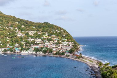 Karayip adası Dominica 'daki Soufriere Körfezi' nde Scotts 'a bakan manzaralı manzara.