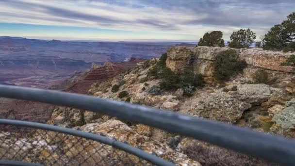 Nuvens Movem Através Grand Canyon Lipan Point Enquanto Câmera Move — Vídeo de Stock