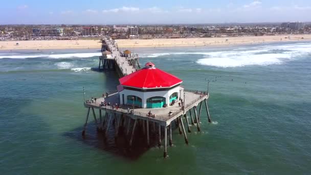 Aerial View Famous Huntington Beach Pier Orange County California Shows — Stok video