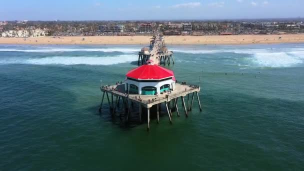 Aerial View Famous Huntington Beach Pier Orange County California Shows — Video Stock
