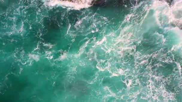 Churning Água Oceano Sobre Sistema Recifes Costeiros Mostra Fluxo Natural — Vídeo de Stock