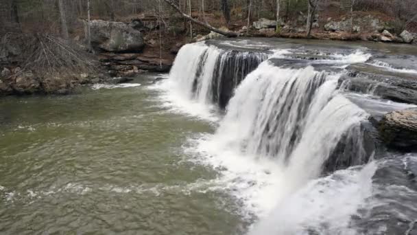 Krásné Potterovy Vodopády Cumberlandské Náhorní Plošině Tennessee Protékají Mělkými Tůněmi — Stock video