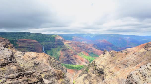 Time Lapse Waimea Canyon Overlook Partly Cloudy Day Shows Colorful — Stock Video