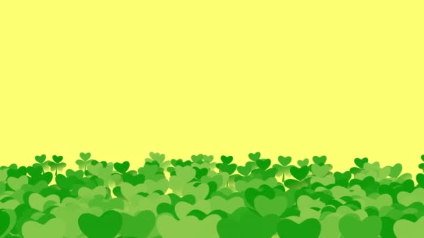 圣帕特里克的动画三叶草在黄色背景下 可用作一般背景 设计元素或作为放置文本或其他副本的叠层 — 图库视频影像