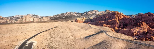 Red Rock Canyon Las Vegas Nevada Mostra Uma Estrada Solitária — Fotografia de Stock