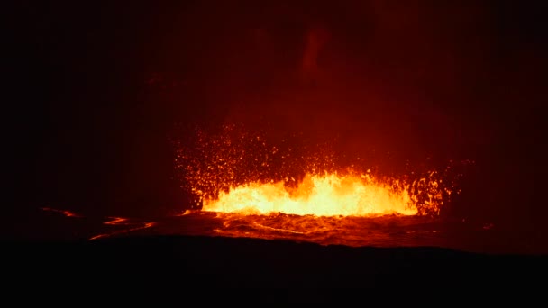 Fervura Erupção Lava Caldeira Kilauea Vulcão Dispara Magma Cria Grandes — Vídeo de Stock