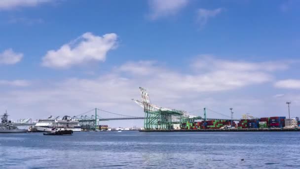 Taubåtmotor Tvers Anløpshavner Long Beach California Rute Eskortere Lasteskip Til – stockvideo