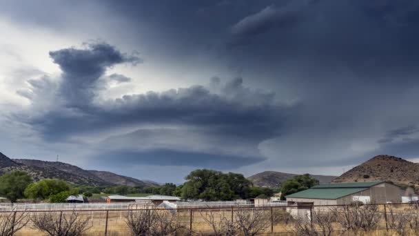 Великі Потужні Tornadic Supercell Буря Навівши Невелике Містечко Штаті Оклахома — стокове відео