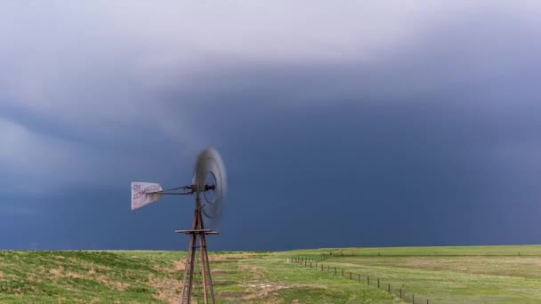 Stormy Weather Midwest Shows Windmill Moving Flow Wind Bursts Lightning — Stock Video