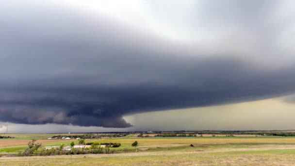 Large Powerful Tornadic Supercell Storm Moving Small Town Oklahoma Sets — Stock Video