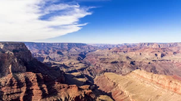 Mraky Pohybují Přes Grand Canyon Moran Point Během Pulzujícího Dne — Stock video
