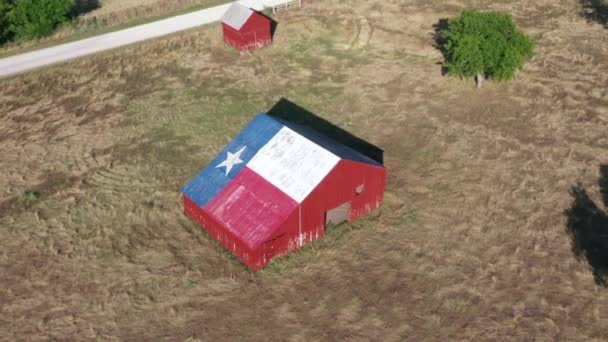 Imágenes Drones Viejo Granero Abandonado Con Símbolo Texas Pintado Techo — Vídeos de Stock