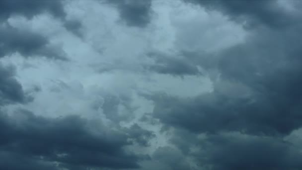Lapso Tiempo Nubes Que Forman Una Gran Tormenta Eléctrica Atardecer — Vídeos de Stock