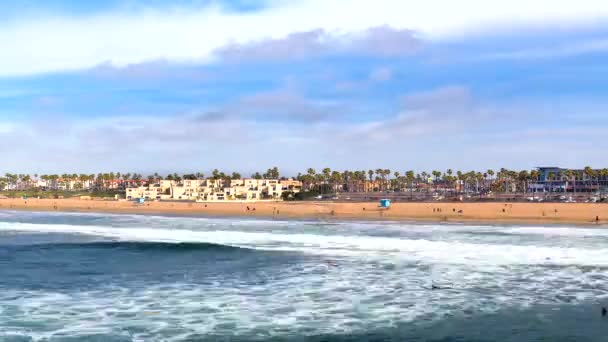 Piękne Złote Piaszczyste Wybrzeże Huntington Beach California Oglądane Molo Podczas — Wideo stockowe