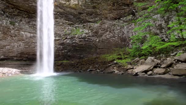 Schöne Ozone Falls Cumberland County Tennessee Ist Ein Schönes Schwimmloch — Stockvideo