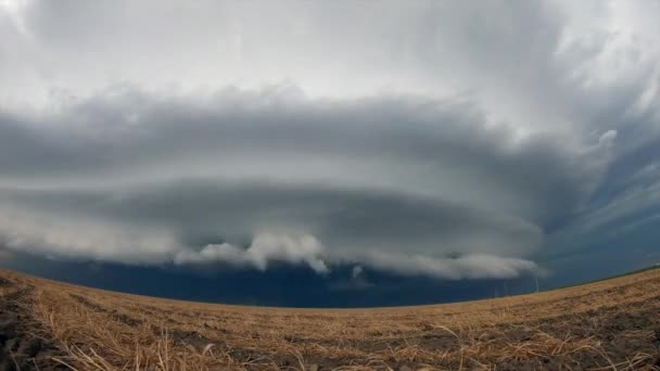 Velký Silný Prudkými Supercell Bouře Nad Great Plains Při Západu — Stock video