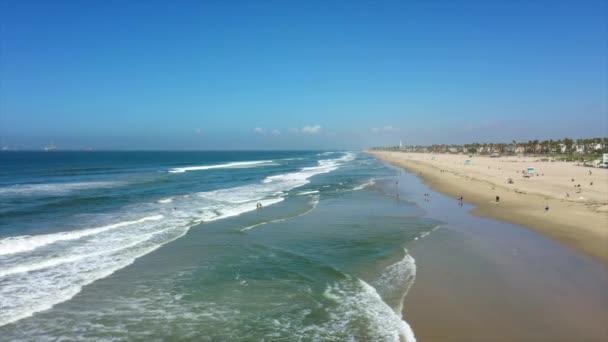 Кадрах Знаменитого Берегової Лінії Березі Гантінгтона Каліфорнія Можна Побачити Ніжні — стокове відео