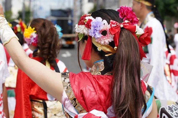 2023年7月15日 日本表演者在著名的Yosakoi音乐节上跳舞 Yosakoi是日本特有的舞蹈项目 — 图库照片