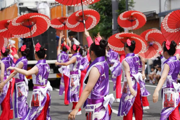 Kagawa Japan Lipiec 2023 Japońscy Wykonawcy Tańczący Słynnym Festiwalu Yosakoi Zdjęcie Stockowe