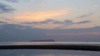 4k deniz manzarası ve gün batımı bulutlar ve gökyüzü, deniz üzerinde gün batımı 
