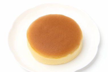 Ev yapımı yuvarlak sünger keki veya castella keki. Ev yapımı fırın konsepti.  