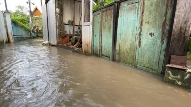 Agua Del Río Que Sube Pueblo Tailandia — Vídeo de stock