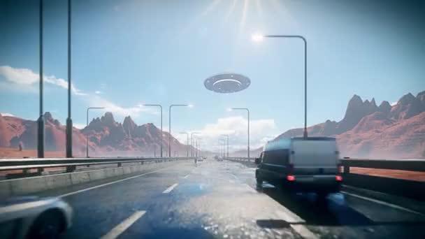 忙しい高速道路を飛んで大Ufoの3Dアニメーション — ストック動画