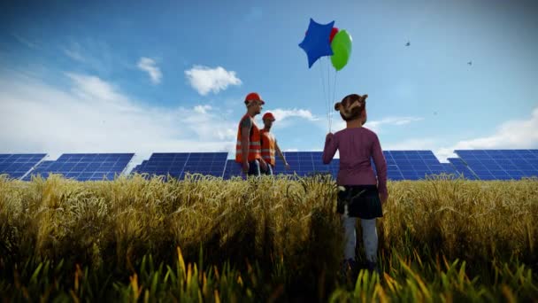 Menina Segurando Balões Painéis Solares Fazenda Trabalhadores Manutenção Passando Por — Vídeo de Stock