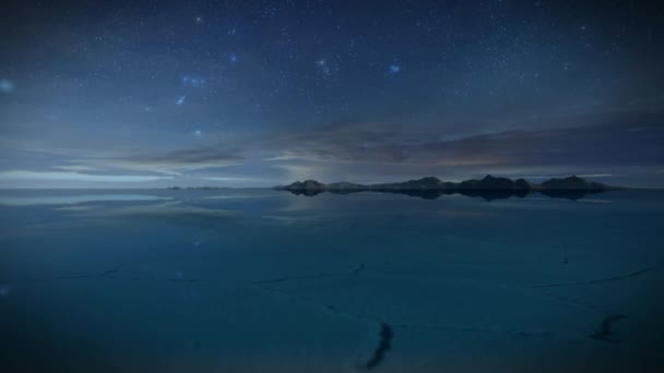 玻利维亚Uyuni盐滩上空 迎着星空飞行 — 图库视频影像