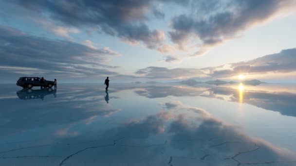 在日出时分 玻利维亚乌尤尼盐滩壮观的景色 — 图库视频影像