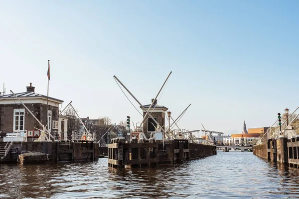 Эстетические Каналы Амстердама Закате Вид Воды Вид Современный Разводной Мост Стоковое Фото