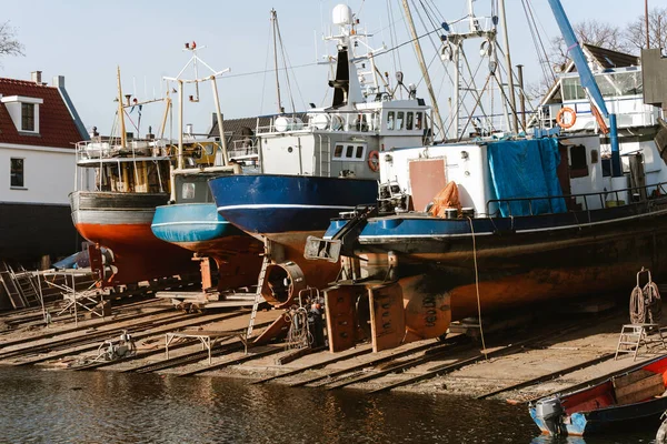 Tersanede Balıkçı Gemileri Var Tamir Teftiş Için — Stok fotoğraf