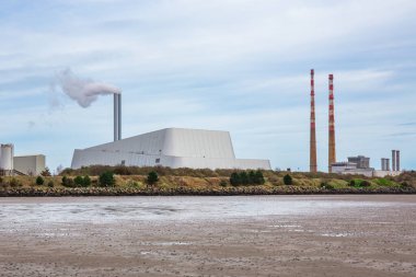 Dublin 'deki modern bir atık enerji tesisi atığı güce çeviriyor - İrlanda, Dublin, 16.3.2020