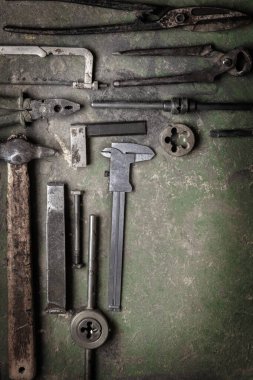 lekeli tablo arka plan (işleme çapraz süreç grungy eski metal işi araçları)