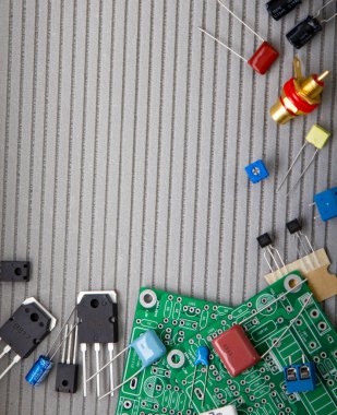 Elektronik bileşenler, elektrik devreleri, radyo ekipmanları ve dijital mikroçip - öğrenme, eğitim ve geliştirme için DIY kiti