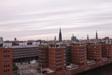 Yukarıdan Hamburg liman bölgesi