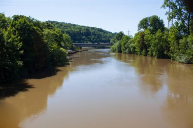 Baden-Wrtenberg 'de Esslingen yakınlarındaki Neckar nehri.