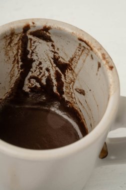 Fal bakımı, fal bakımı için fincandaki kahve şekilleri, Türkiye Cumhuriyeti 'nde Türk kahvesi ile Türk geleneğidir. Yunan kahvesi şekilleriyle kehanet ya da gelecek anlatımı