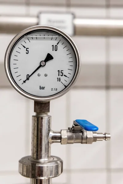 Pressure Gauge Manometer White Metal Brewing Equipment Close Macro — Stock Photo, Image