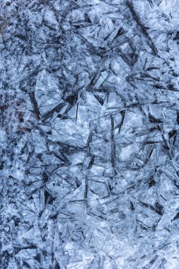 Bir dağ nehir doku buz yüzeyine yakın çekim