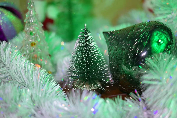 Zabawkowa Choinka Nowy Rok Dekoracji Ferie Zimowe Świąteczny Nastrój Światła — Zdjęcie stockowe