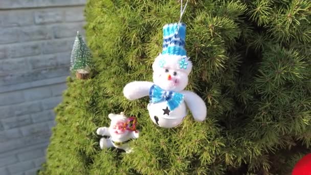Speelgoed Sneeuwpop Sneeuwpop Boom Nieuwjaar Kerstboom Vintage Kerstspeelgoed Sneeuwman Kerstballen — Stockvideo