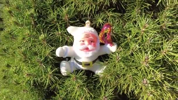 Speelgoed Kerstman Kerstman Aan Boom Nieuwjaar Ongewone Kerstman Kerstboom Vintage — Stockvideo